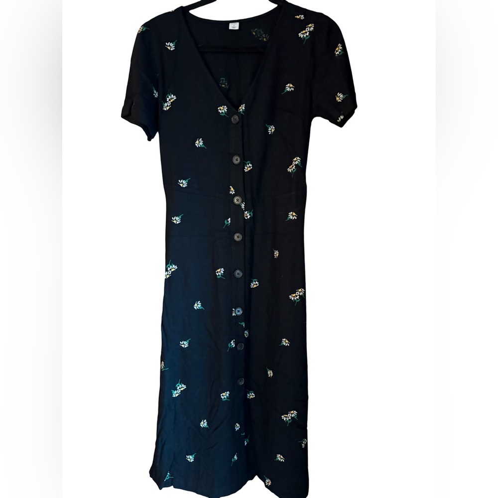 Casual Black Floral Button-Down Dress